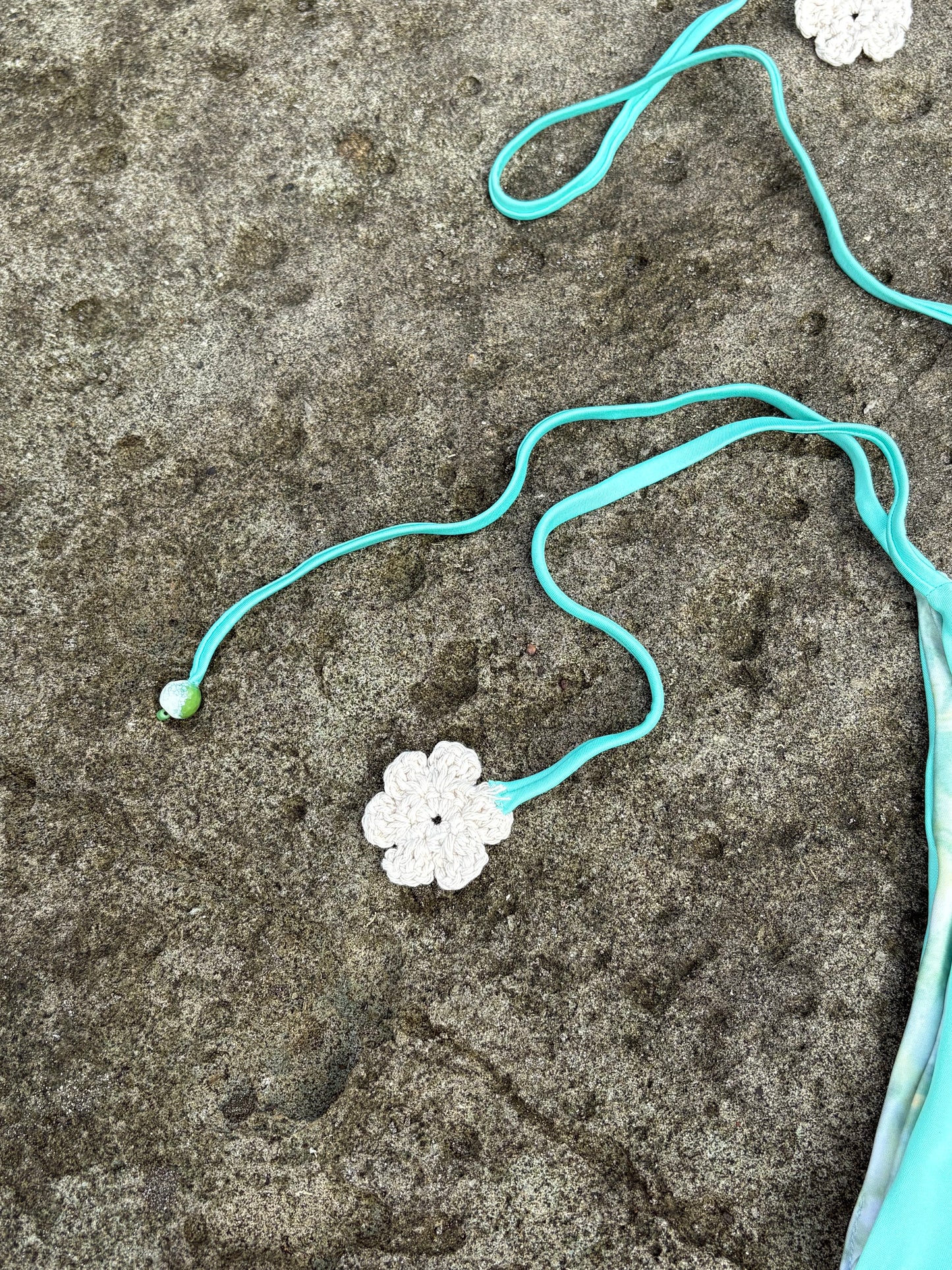 Braga Bora Bora con flores crochet y cuentas - Monet verdes