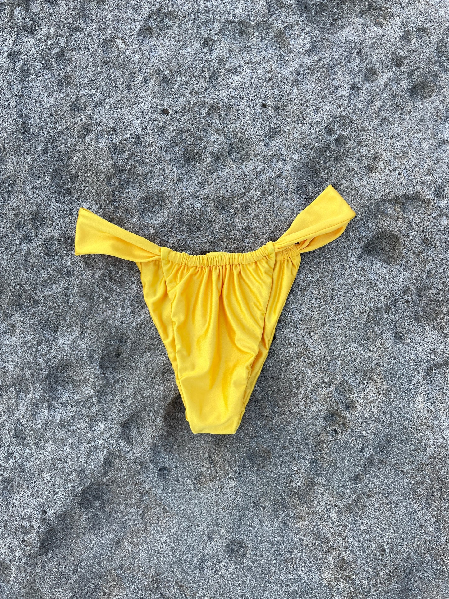 Braga Aruba - Amarillo satinado